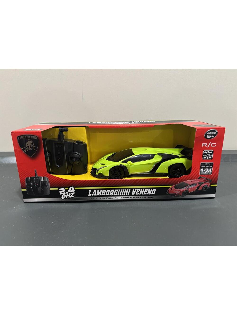 Lamborghini Veneno 1:24 Scale Remote Control Car - New